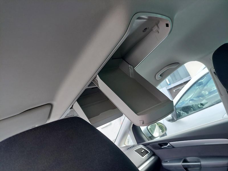 Volkswagen Sharan (2012) 2.0TDi 103kW 7míst - fotka 32 z 37