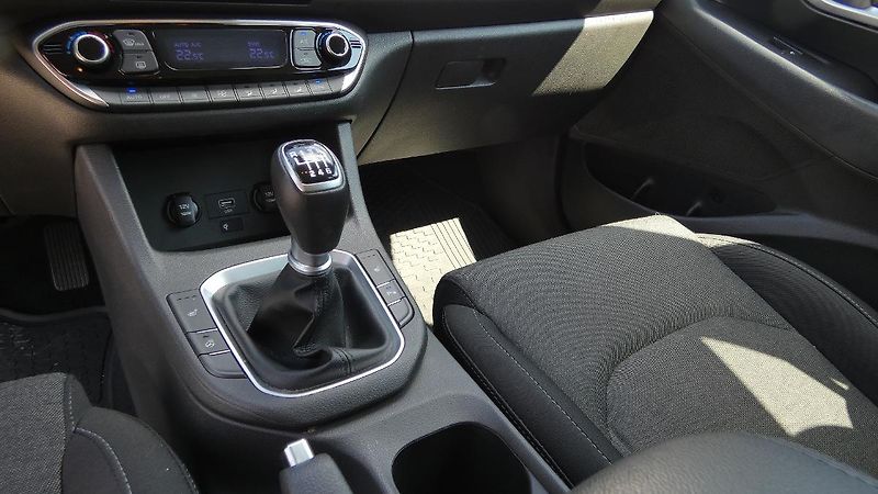 Hyundai i30 1.0 T-GDI Start Plus kombi - fotka 6 z 23