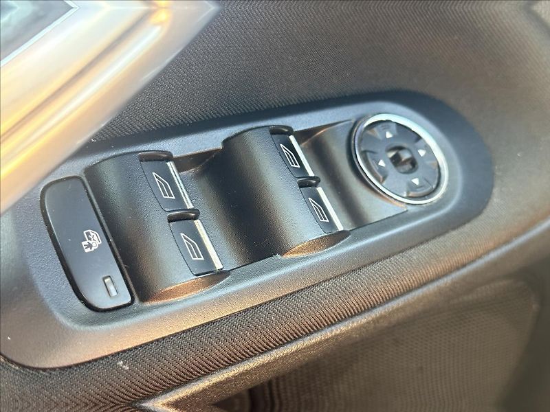 Ford Galaxy 2,0 103kW 7MÍST,TAŽNÉ,NOVÁ STK - fotka 19 z 33