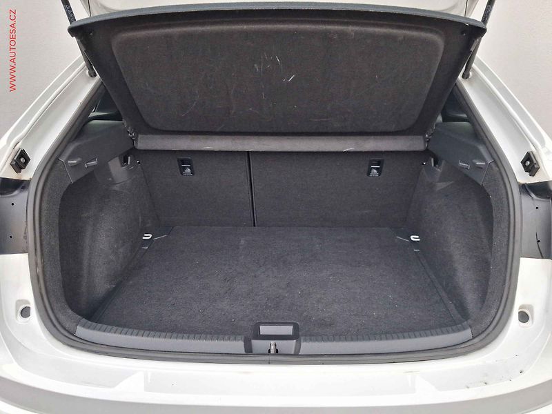 Volkswagen Taigo (2023) 1.0TSi, R-Line, DSG, LED - fotka 7 z 19