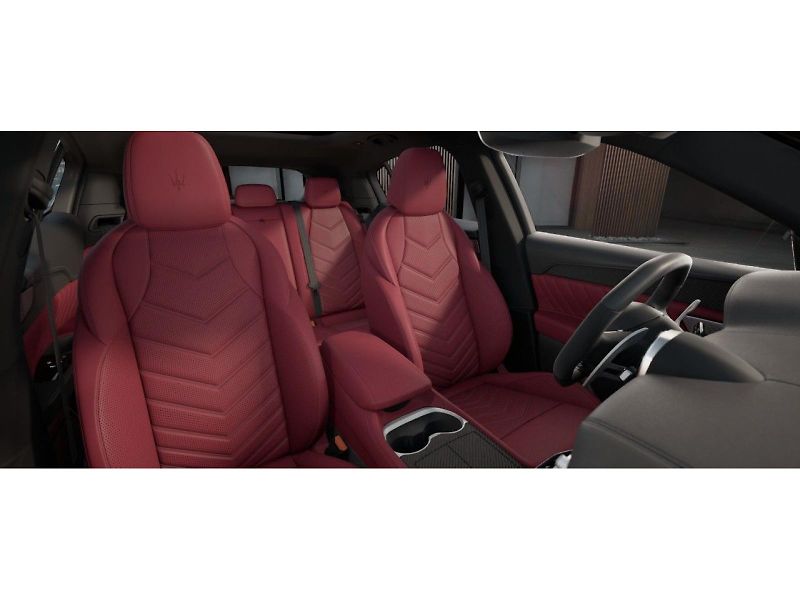 Maserati Grecale (2026) 3.0 V6 Bi-Turbo Q4 (4x4) 530k - fotka 5 z 6