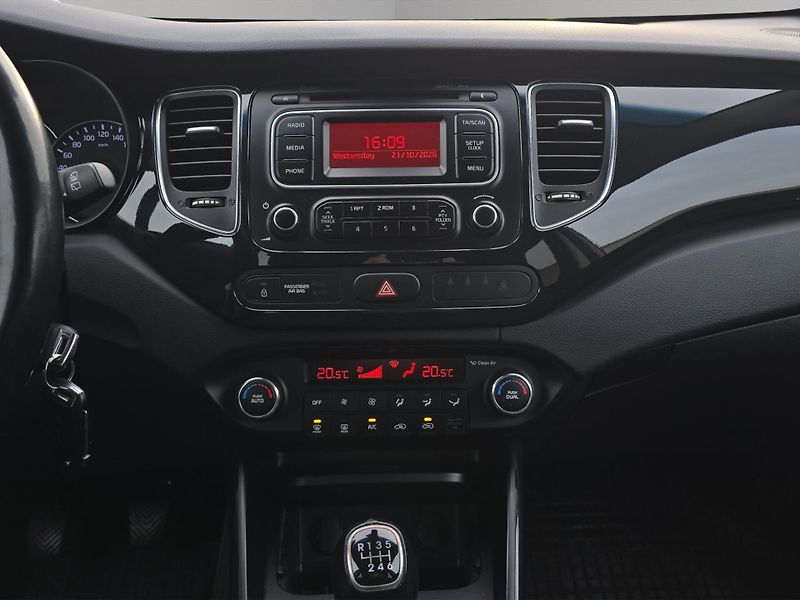Kia Carens (2014) 1.6 GDi 99kW, DPH, 1. Maj. - fotka 18 z 25