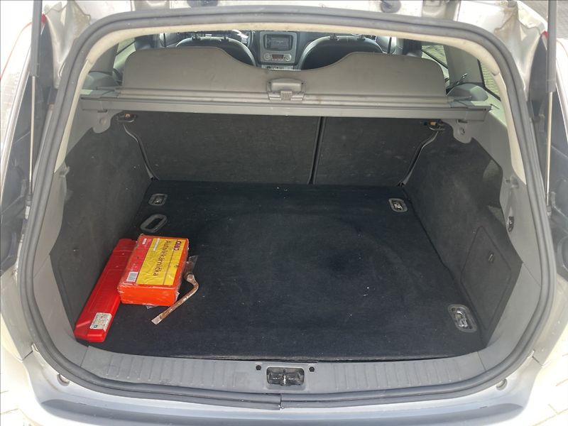 Ford Focus 1,8 i 16V 92kw LPG Titanium - fotka 9 z 29