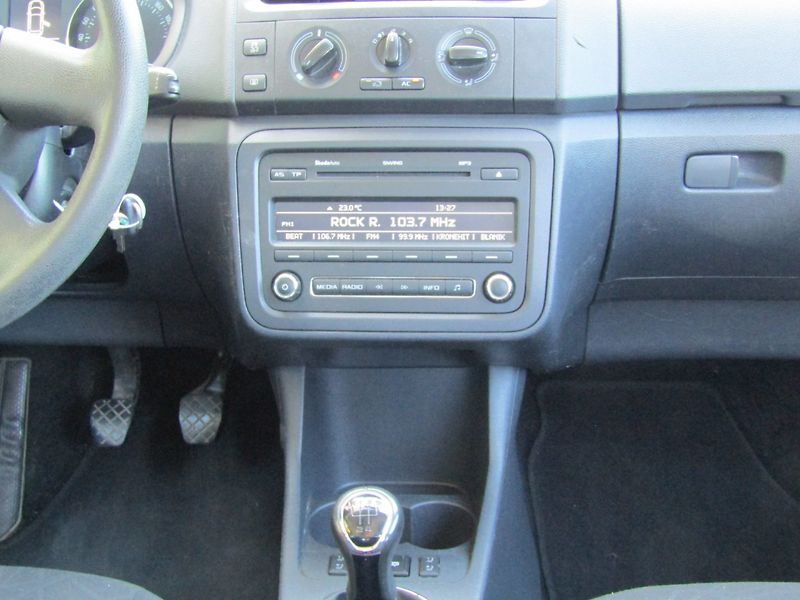 Škoda Roomster (2012) 1.6 TDI 66kW - fotka 17 z 37