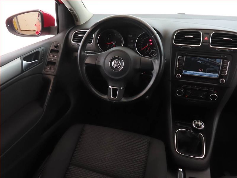 Volkswagen Golf (2009) 1.4 16V, Navi, Park. senzory - fotka 7 z 13
