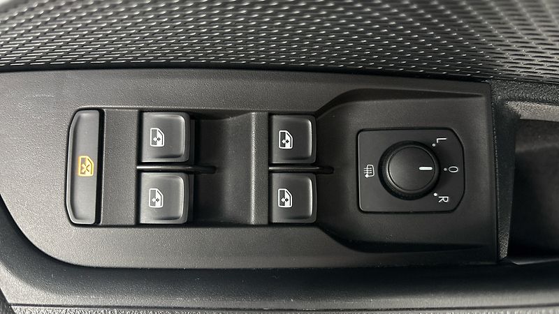 Škoda Octavia 1.5 TSI Ambition Combi - fotka 21 z 25