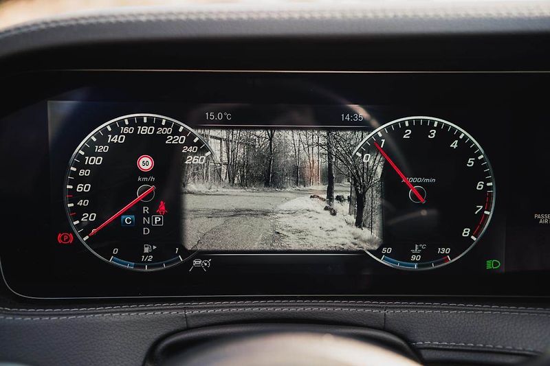 Mercedes-Benz Třídy S (2018) S 560 4MATIC L, S 560 4MATIC L - fotka 17 z 40