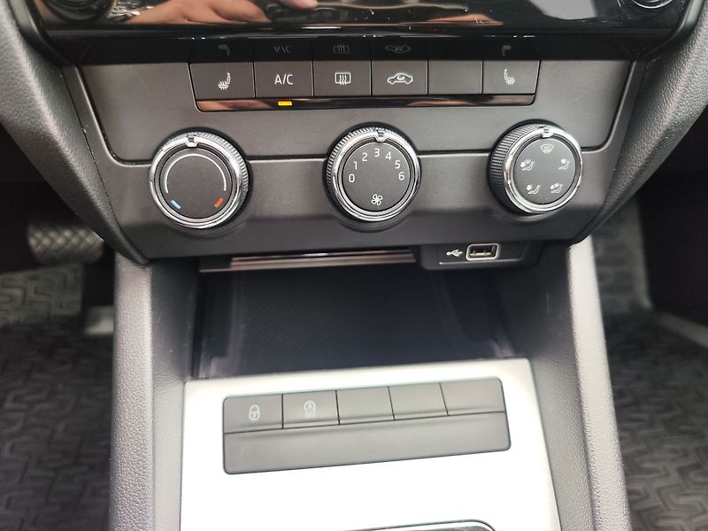 Škoda Octavia 1.5 TSi/96kW Ambition G-TEC - fotka 18 z 26