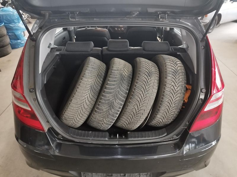 Hyundai i30 (2011) 1,6I,93KW,AUTOMAT,ALU,naj.63t - fotka 11 z 27