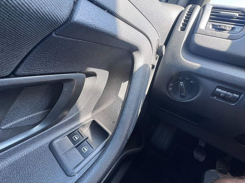 Škoda Fabia (2010) 1,2 TSI 63 KW STK - fotka 28 z 50