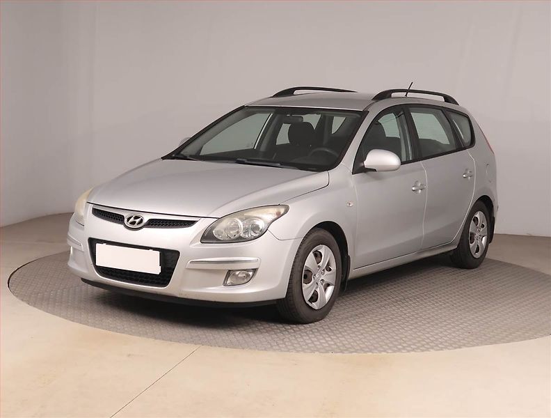 Hyundai i30 (2010) 1.6 CRDi, Serv.kniha, po STK - fotka 2 z 14
