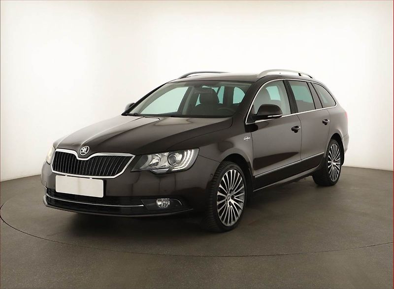Škoda Superb (2013) Laurin&Klement 2.0 TDI, 4X4 - fotka 2 z 20