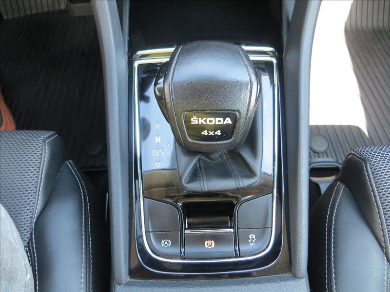 Škoda Kodiaq 2,0 TSI 140kW DSG 4x4 Style - fotka 15 z 28