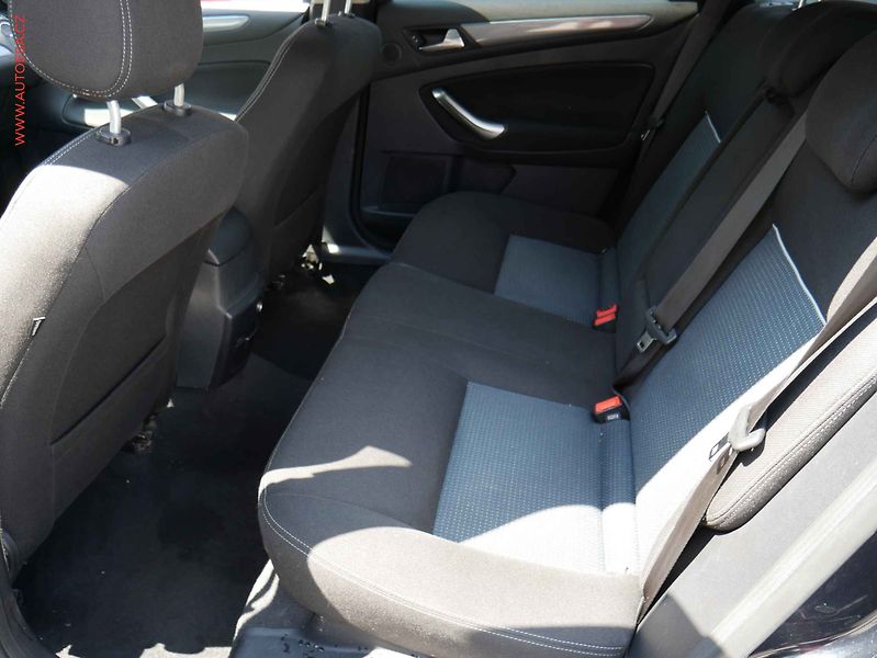 Ford Mondeo (2011) 2.0 TDCi, AC, tempo, výhřev - fotka 10 z 18