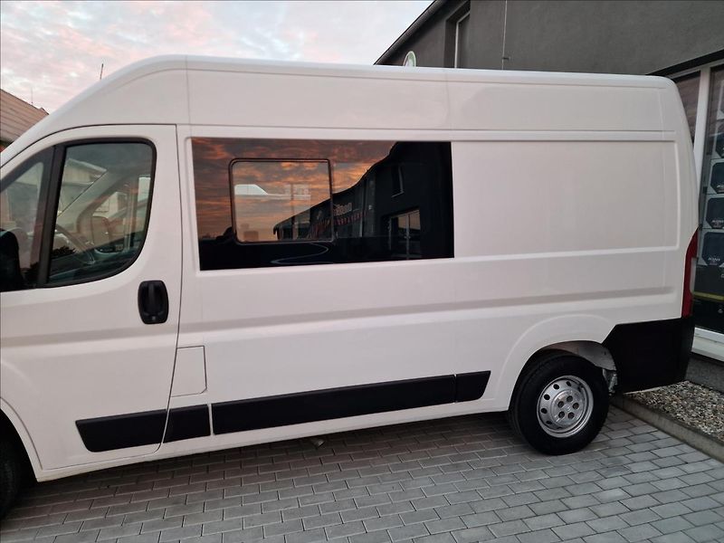 Citroën Jumper 2.2HDi L2H2 103kW,6míst,1.Maj - fotka 34 z 41