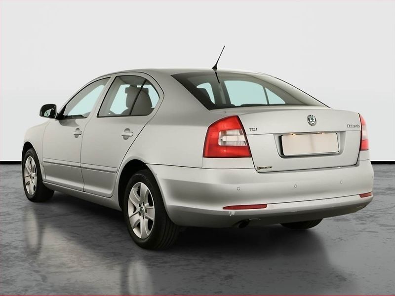 Škoda Octavia (2012) 2.0 TDI, ČR,1.maj, Tempomat - fotka 4 z 13
