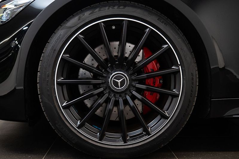Mercedes-Benz AMG GT 63 4MATIC+ - fotka 23 z 25