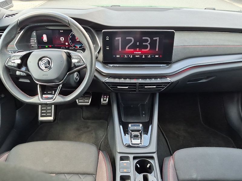 Škoda Octavia Combi 2,0 TSI DSG RS 180 kW - fotka 12 z 28