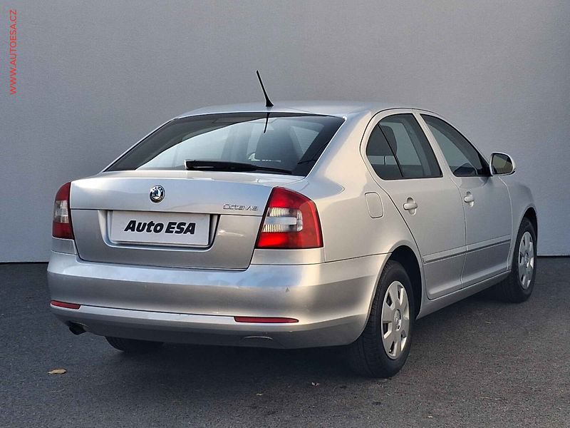 Škoda Octavia (2011) 1.2 TSI, ČR, Klima - fotka 4 z 15