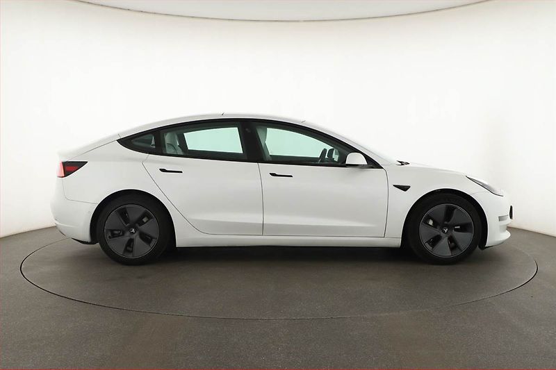 Tesla Model 3 (2021) Long Range 4WD 82kWh, SoH 82% - fotka 6 z 25