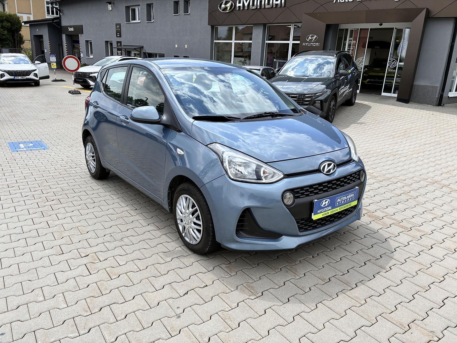 Hyundai i10 1.0i 49kW KLIMA ČR 1MAJ       