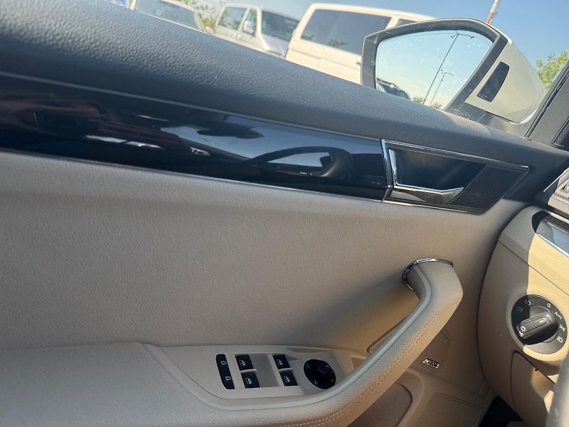 Škoda Superb (2023) L&K 2.0TDI 110kW TAŽNÉ CZ DPH - fotka 11 z 11