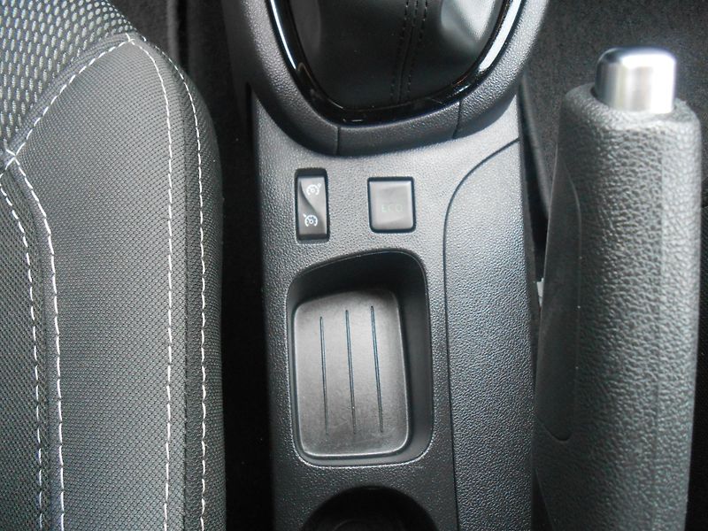 Renault Clio 0,9TCe,NAVI, CHROM, 65TKM - fotka 29 z 39