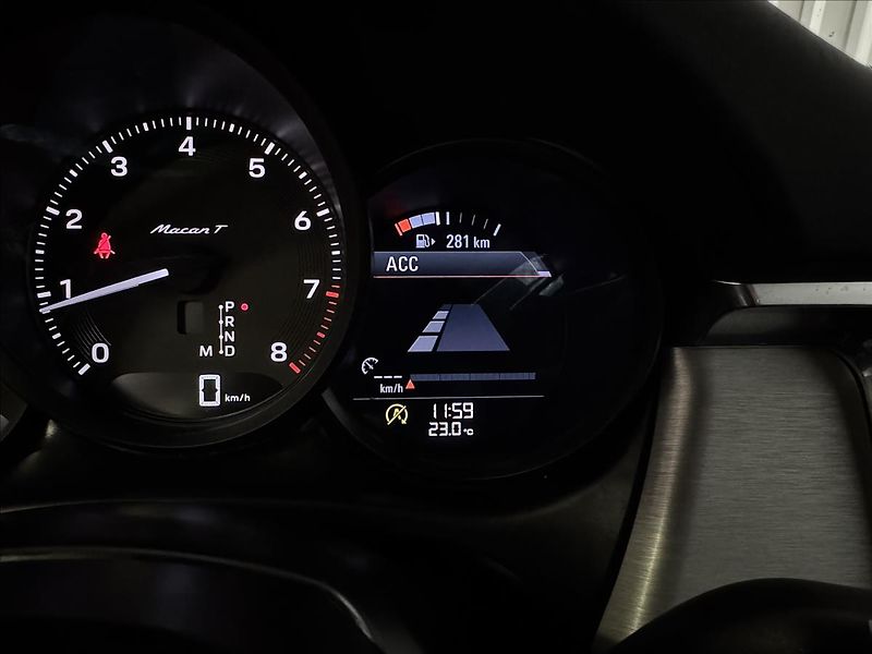 Porsche Macan T CHRONO PASM PANO MATRIX LED - fotka 18 z 49