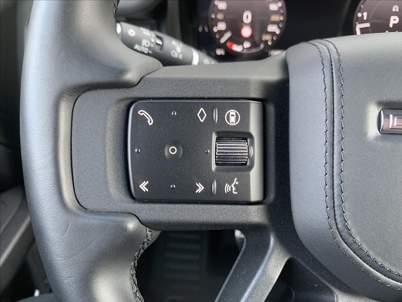 Land Rover Defender (2026) 130 D350 X AWD / 7 MÍST* - fotka 29 z 59