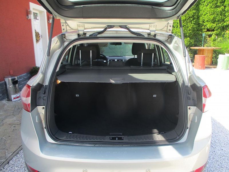 Ford Kuga 2.0 TDCi 4x4 +sada kol - fotka 13 z 30