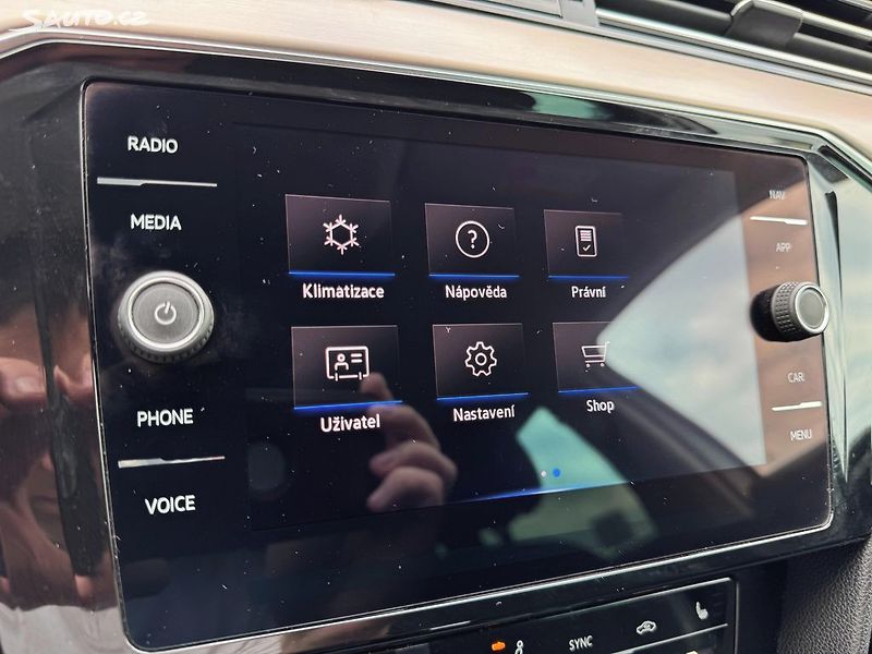 Volkswagen Passat 1.5TSi 110kW DSG ČR - fotka 27 z 28