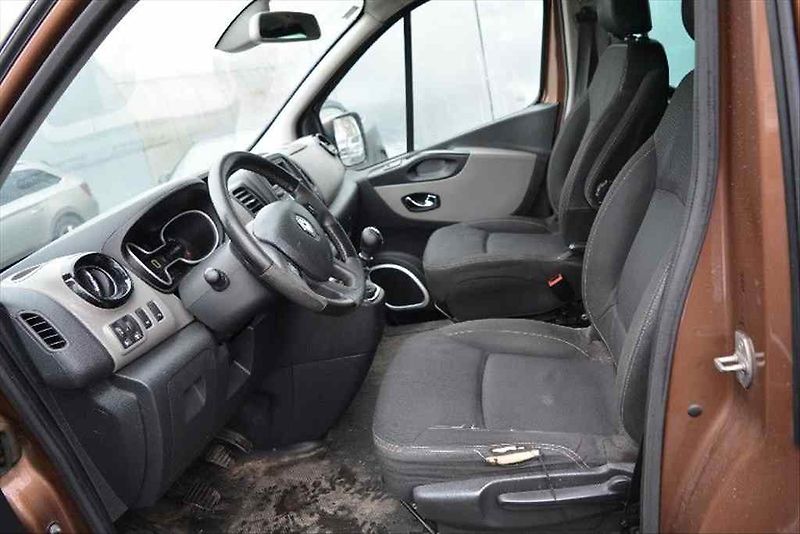 Renault Trafic (2017) PASSENGER 125 DCI ENERGY - fotka 28 z 34