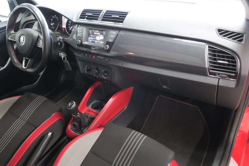 Škoda Fabia (2016) 1.2TSi Monte Carlo ČR - fotka 38 z 50