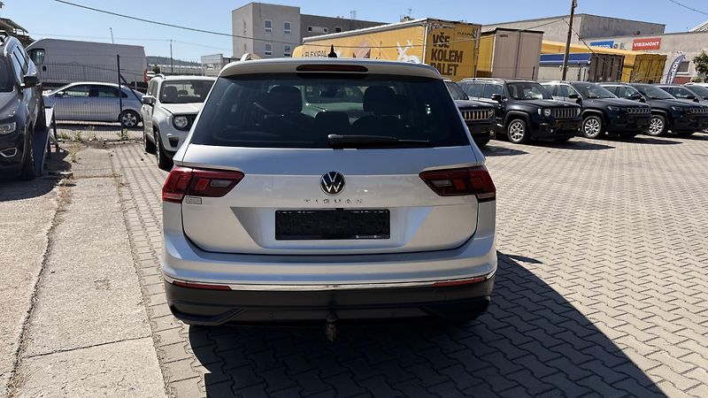 Volkswagen Tiguan (2022) 2.0 TDI,LIFEREZERVOVÁNO - fotka 32 z 40