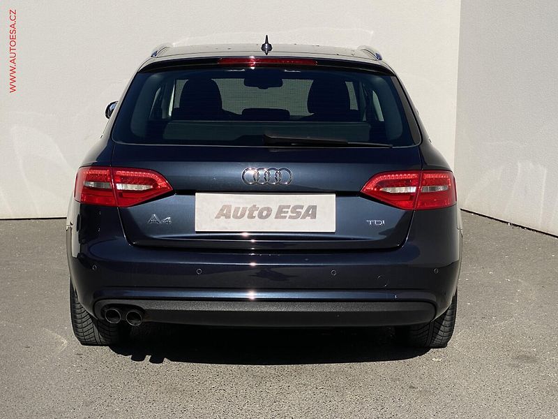 Audi A4 (2013) 2.0 TDi Avant, AC, xenon - fotka 5 z 17
