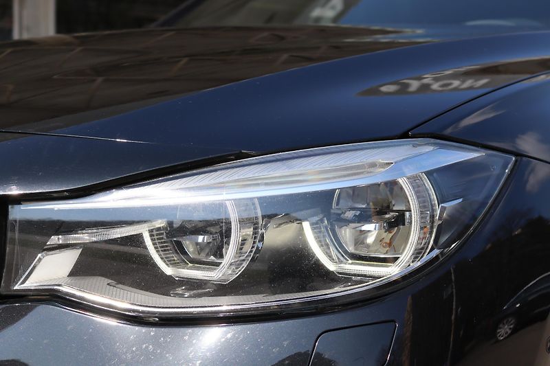 BMW Řada 3 330D GT XDRIVE M-PAKET 190kW - fotka 4 z 50