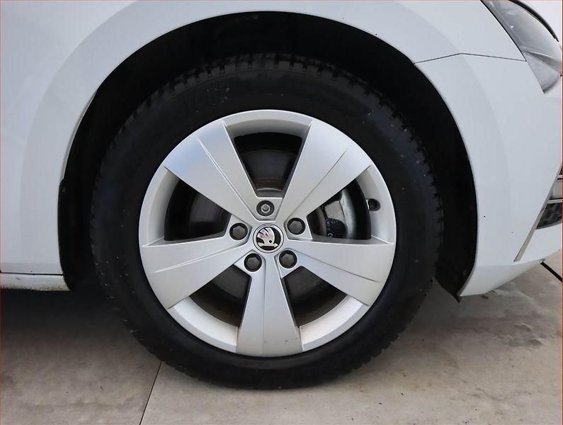 Škoda Superb (2021) Business Plus iV 1.4 TSI PHEV - fotka 15 z 25