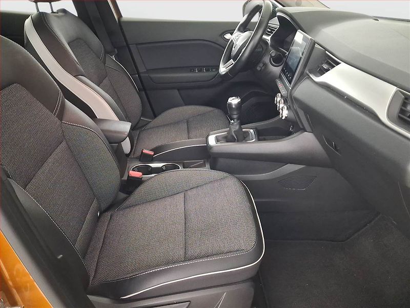 Renault Captur (2023) 1.3 TCe, ČR,1.maj, Tempomat - fotka 9 z 22