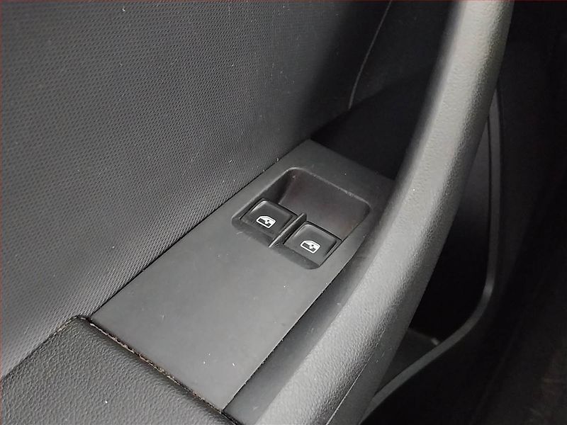 Škoda Rapid (2017) Ambition 1.2 TSI, Serv.kniha - fotka 15 z 17