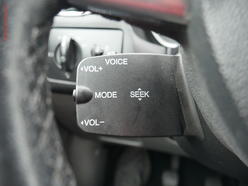 Ford Focus (2010) 1.6 TDCi, AC, tažné - fotka 13 z 19