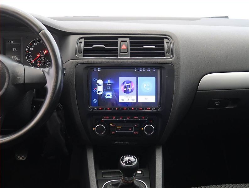Volkswagen Jetta (2011) 1.6 TDI, Park. senzory - fotka 12 z 15
