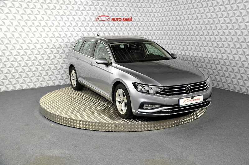 Volkswagen Passat (2023) 2.0 TDI 110 Elegance Variant - fotka 3 z 23
