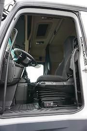 Mercedes-Benz Actros (2024) L2545 6x2 shrnovačka EURO 6 - fotka 15 z 18