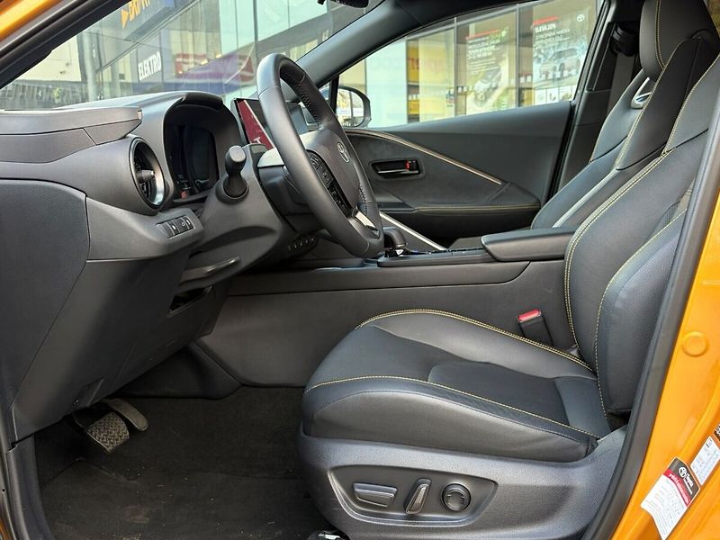 Toyota C-HR 2.0L HEV (4x4)  Executive Prem - fotka 7 z 21