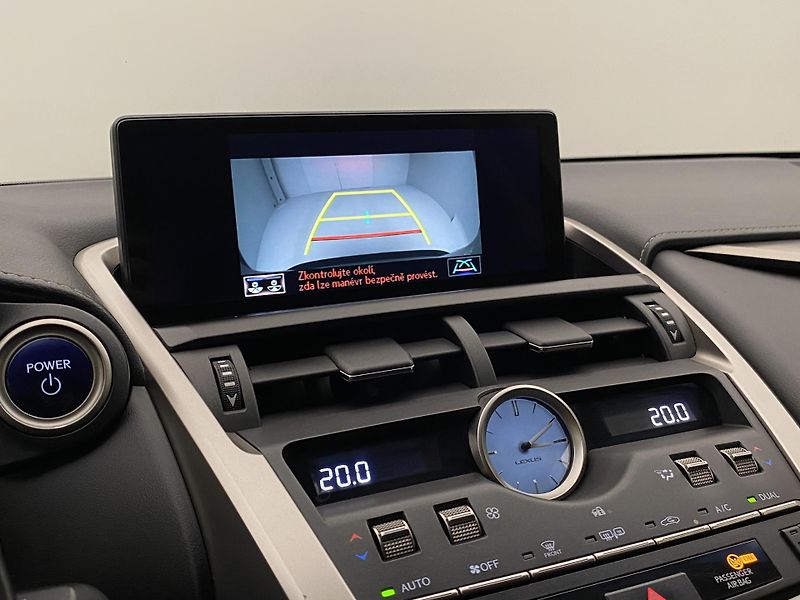 Lexus NX 300h AWD AUT CZ  - fotka 44 z 44