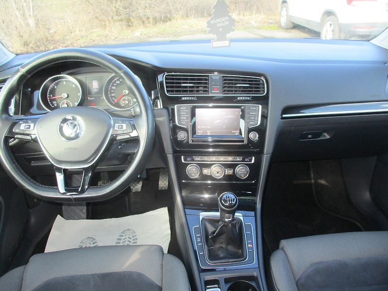 Volkswagen Golf 2.0TDi 110kW HIGHLINE L+Z PNEU - fotka 16 z 45
