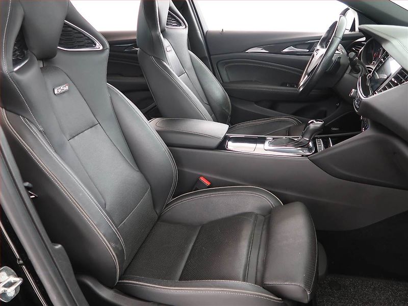 Opel Insignia (2018) 2.0 BiTurbo CDTI, 4X4 - fotka 9 z 18