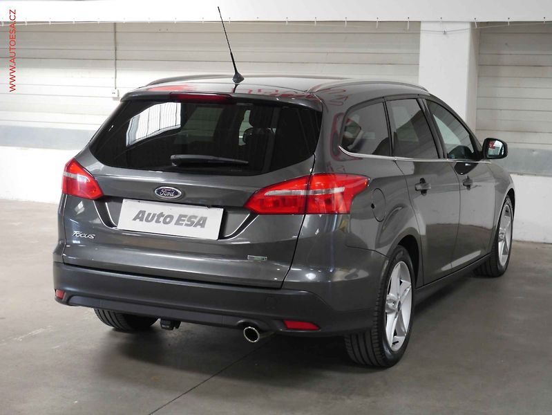 Ford Focus (2016) 1.5 EB, 1.maj,ČR, TZ - fotka 6 z 21