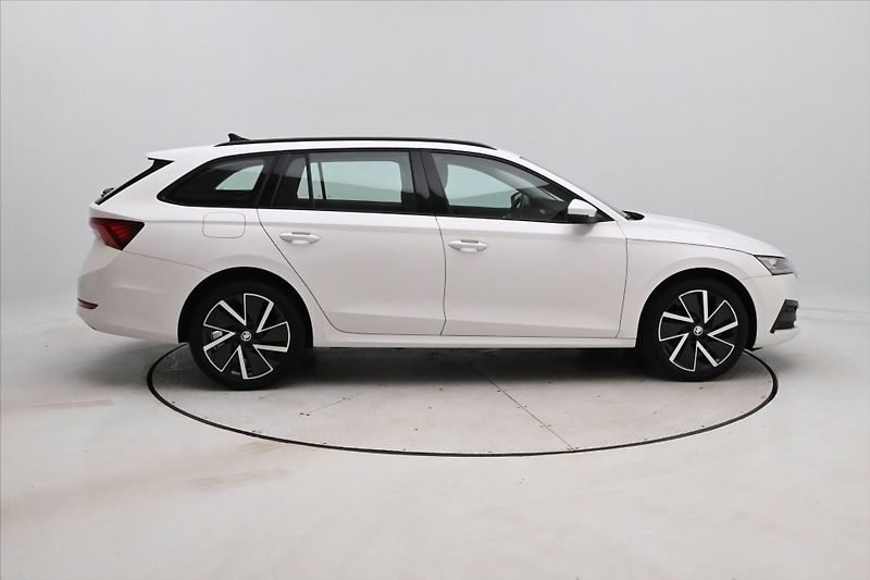 Škoda Octavia 1,4 TSI iV 110 kW DSG Ambition - fotka 4 z 30