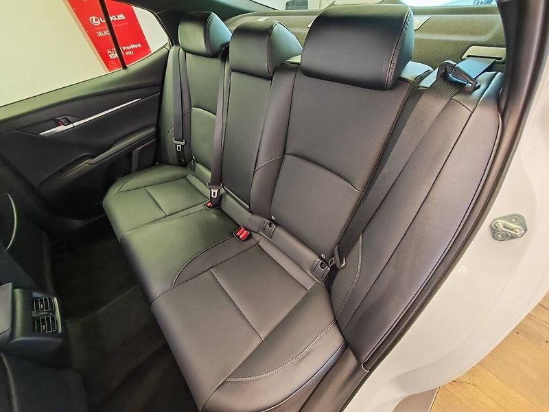 Toyota Camry Prestige - fotka 15 z 38